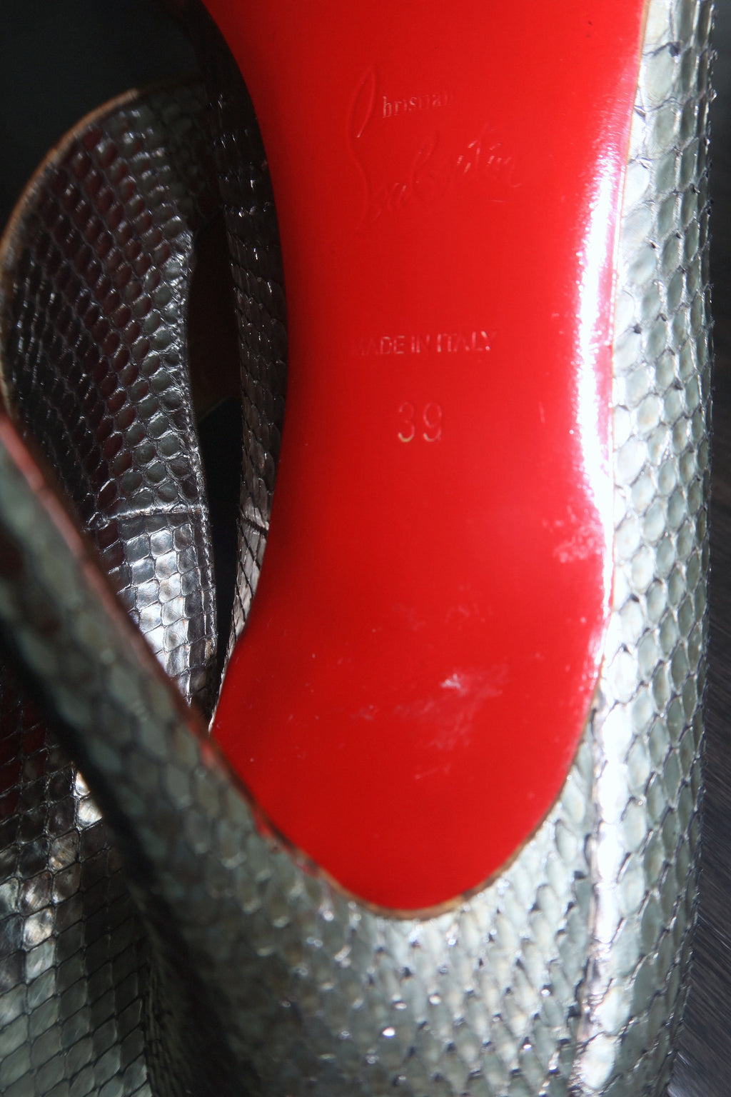 Christian Louboutin Metallic Silver Snakeskin Round-Toe Pumps – EU 39