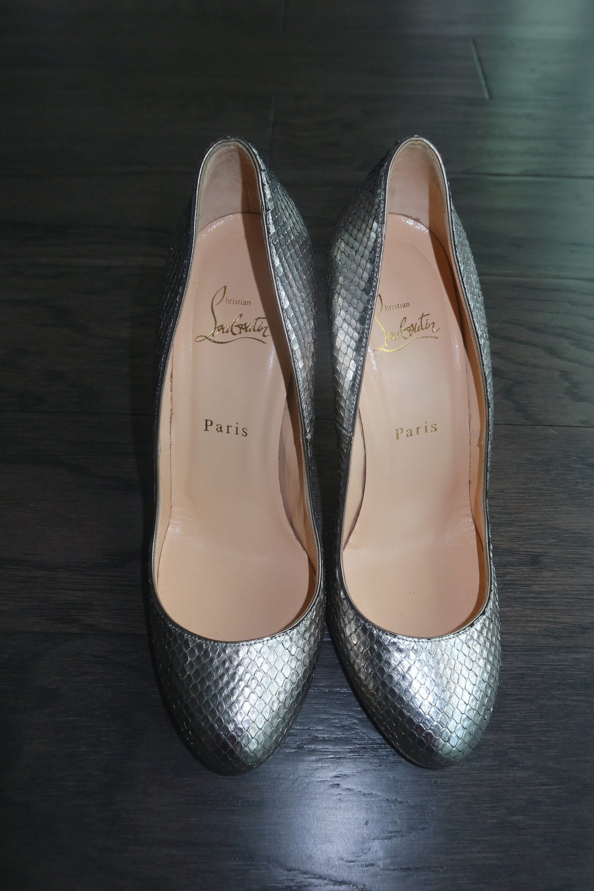 Christian Louboutin Metallic Silver Snakeskin Round-Toe Pumps – EU 39